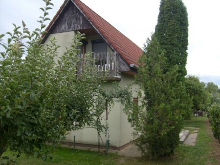 Nyaraló > Balatonföldvár > 12 M